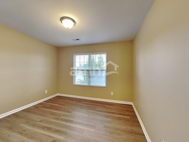 Building Photo - 682 Winners Cir