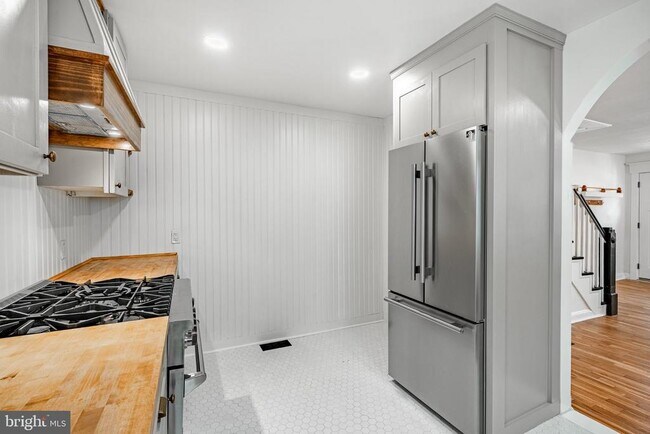 Building Photo - 539 Northbrook Rd