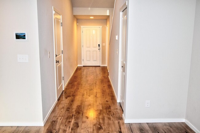 Building Photo - 6923 Sweetgum Ave NE