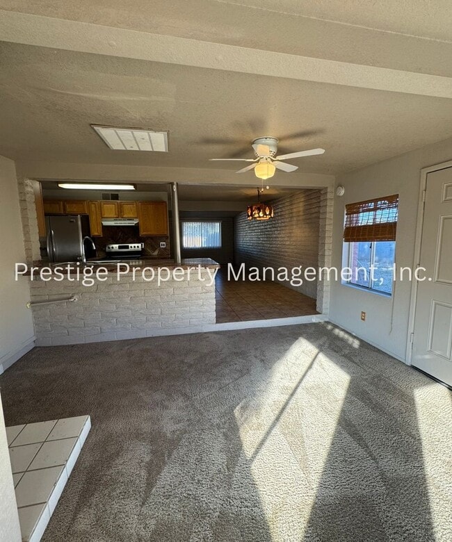 Building Photo - Check Out This 3/2 South-East Side Charmer!