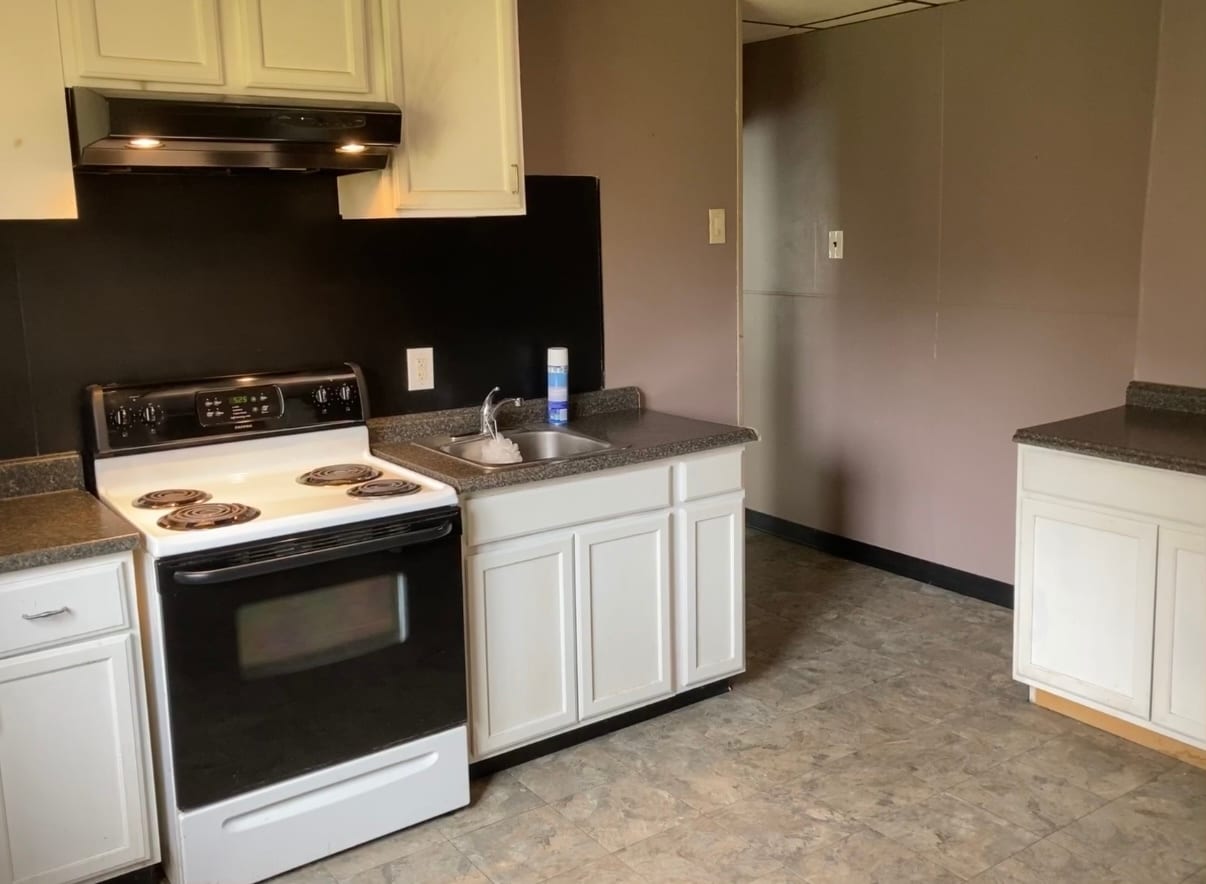 Kitchen - 653 Morgan St