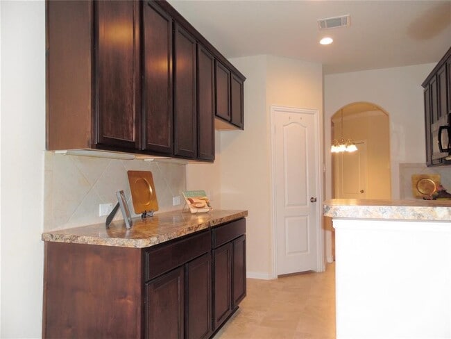 Building Photo - 5106 Gable Ln