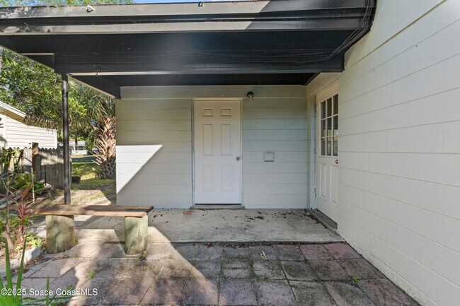 Building Photo - 2108 Bignonia St