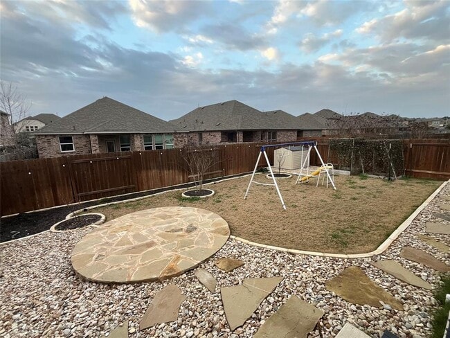 Building Photo - 1824 Stinnett Dr