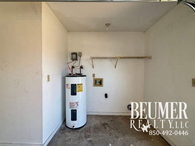 Building Photo - 2 Bedroom 2.5 Bath Townhome Near Perdido Key