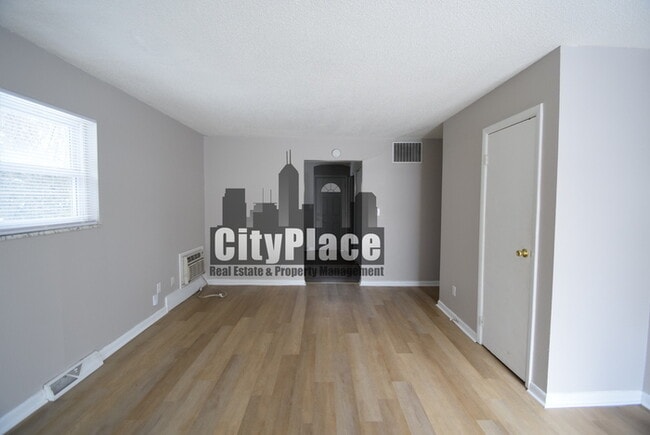 Building Photo - 2410 N Lesley Ave