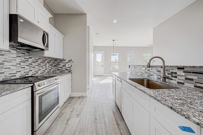 Building Photo - 3639 Needville Ave