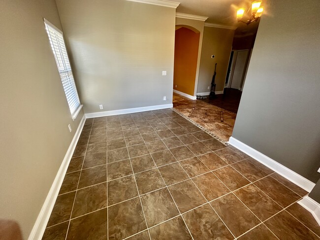 Bonus Room - 510 Eaton St