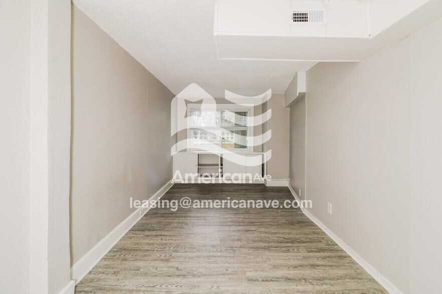 Building Photo - 4610 Arlington St