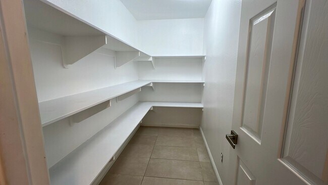 Building Photo - Beautiful West Lancaster Home