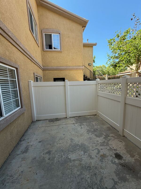 Building Photo - 41410 Juniper St