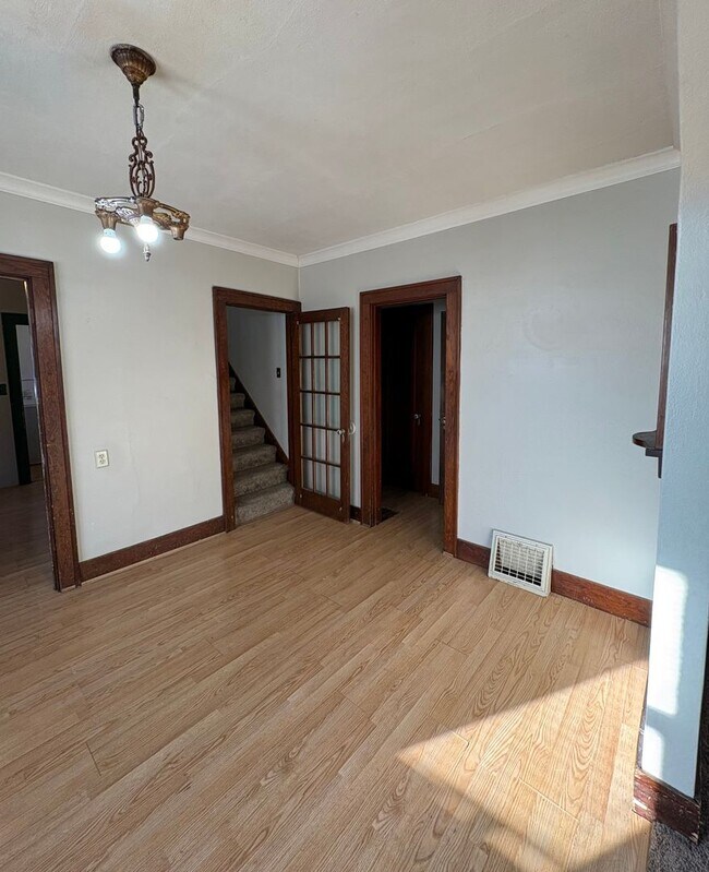 Building Photo - House- NW