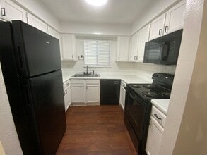 Building Photo - 9524 Woodvale-