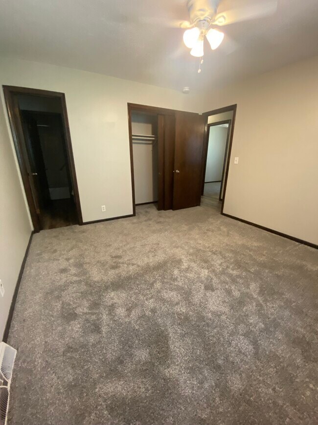 Building Photo - 3105 N 95th St