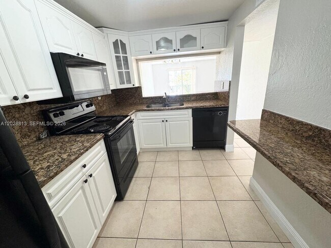 Building Photo - 8600 SW 109th Ave