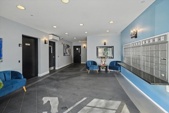 Building Photo - 4301 Park Ave