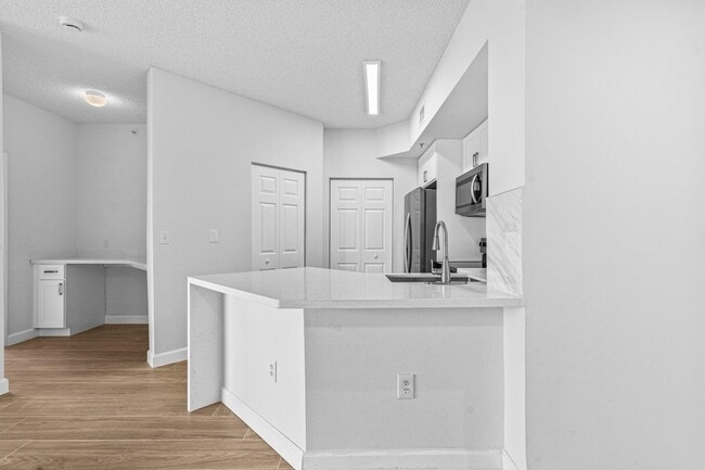 Building Photo - 1000 Scotia Dr