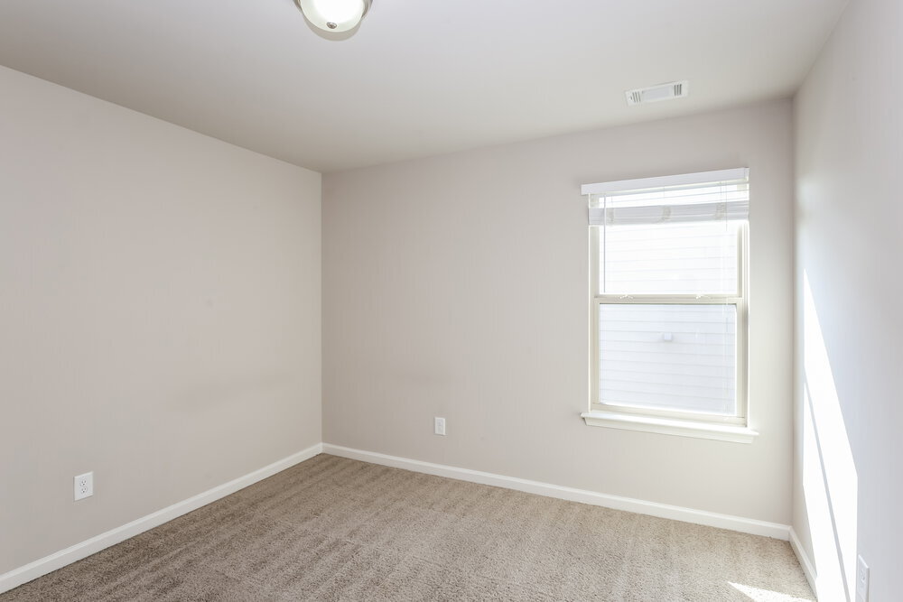 Building Photo - 233 Fern Walk