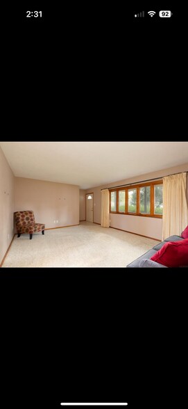 Building Photo - 2787 Crestline Ave