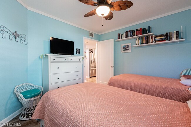 Building Photo - 2132 Tama Cir