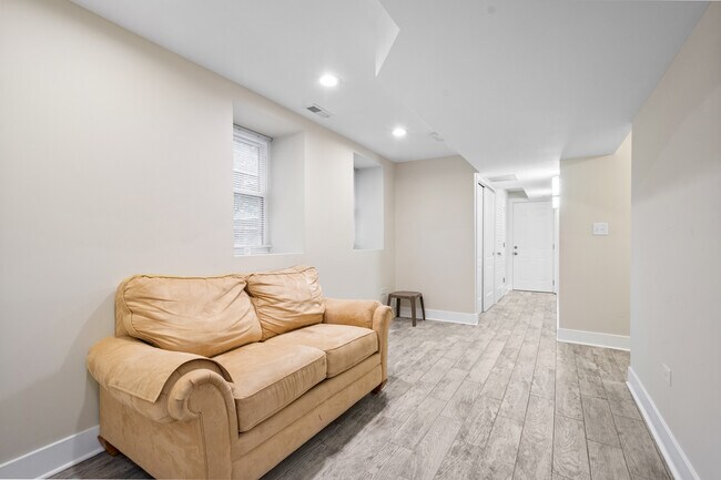 Building Photo - 3755 Grove St