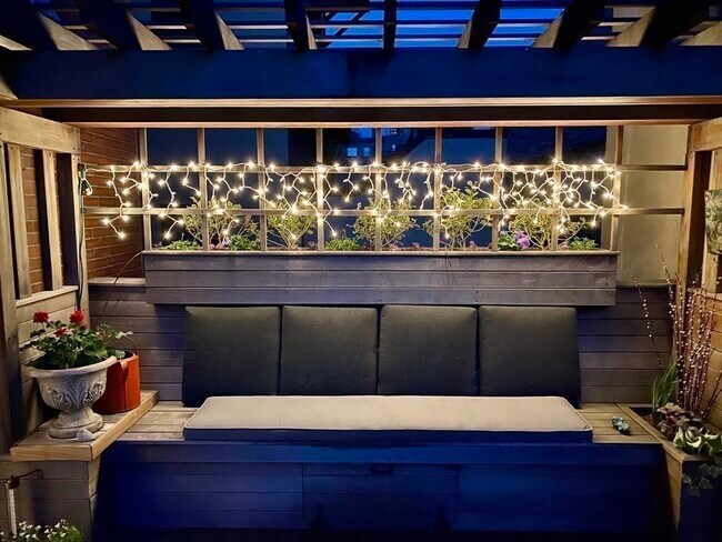 Building Photo - 72 Mt Vernon St