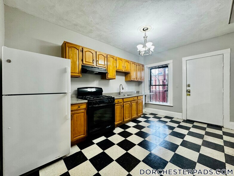 Building Photo - 76 Florida St