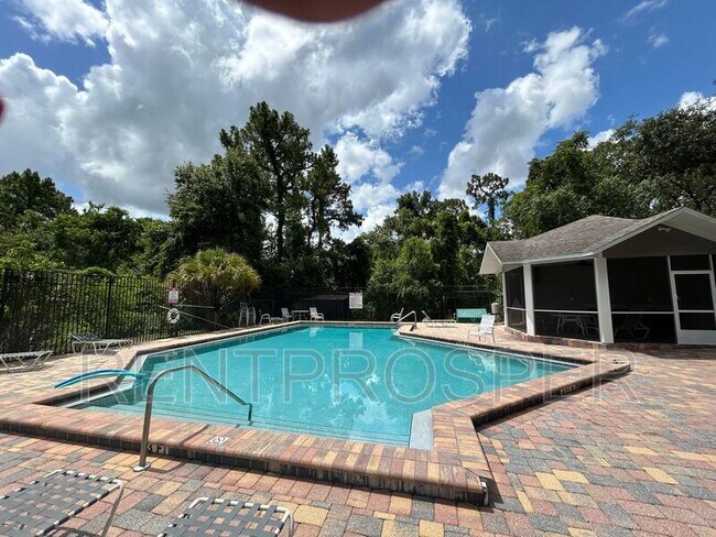 Building Photo - 4435 Brook Hollow Cir
