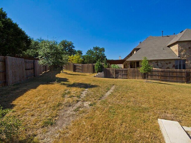 Building Photo - 271 Longmont Ln