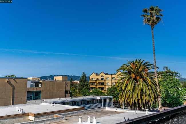 Building Photo - $500 off First Month's Rent for this updat...