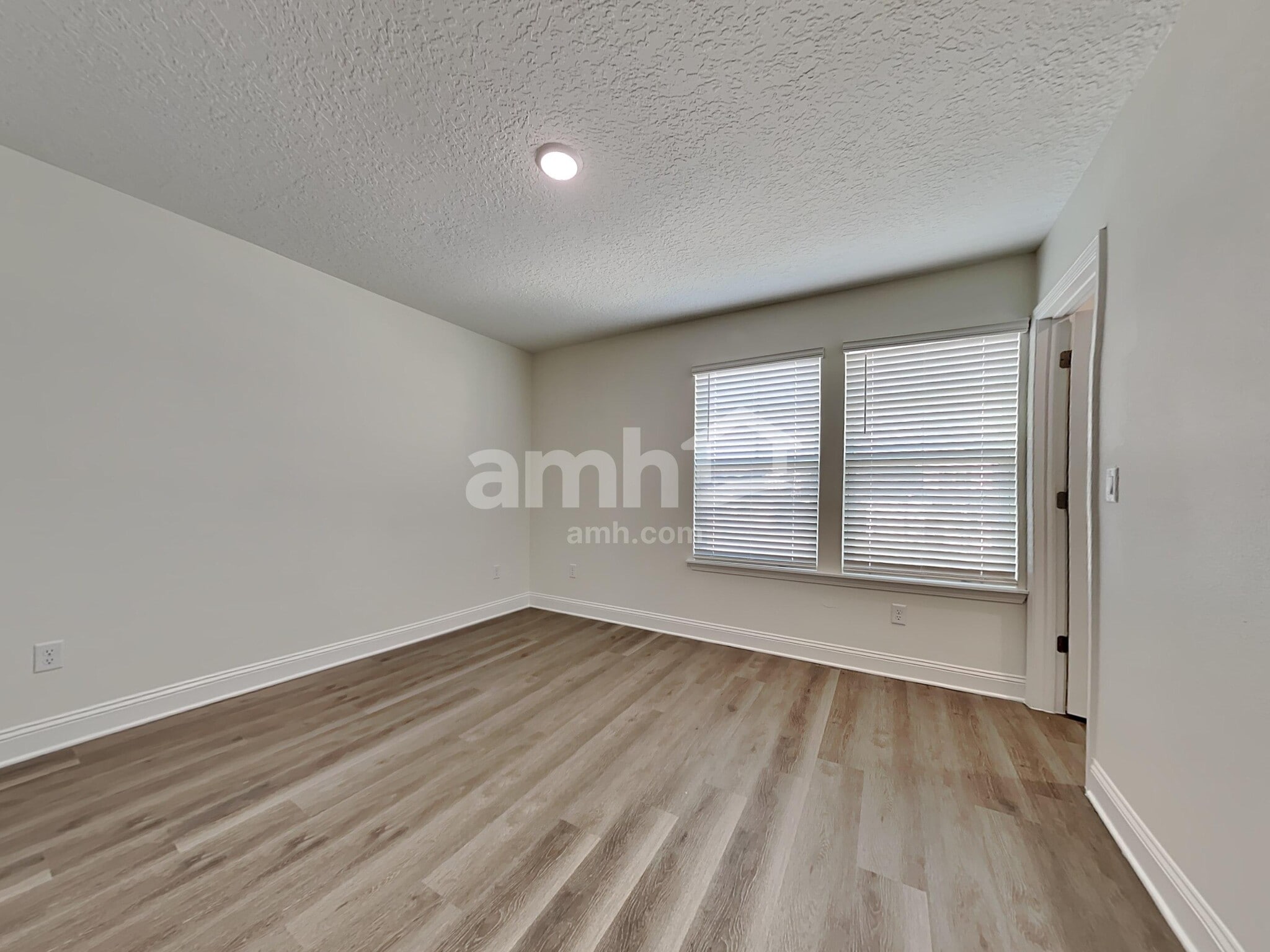 Building Photo - 11596 Bay Hl Cir