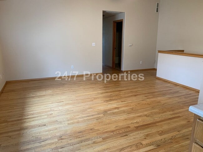 Building Photo - 2025-445MF