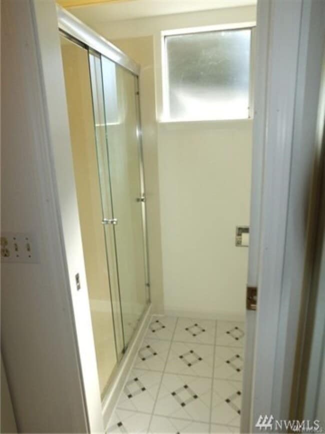 Building Photo - 3Bd/2Ba Bellevue House