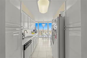 Building Photo - Yacht Club Drive, Aventura, FL 33180 - 2 BR 2 BA condo