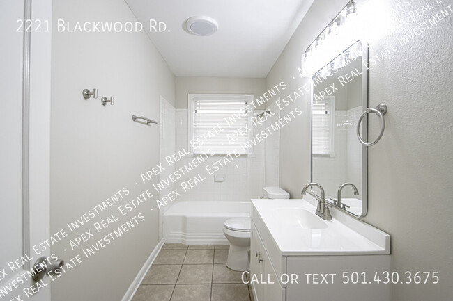Building Photo - 2221 Blackwood Rd