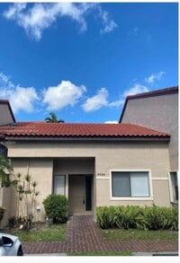 Building Photo - 3629 Inverrary Blvd W