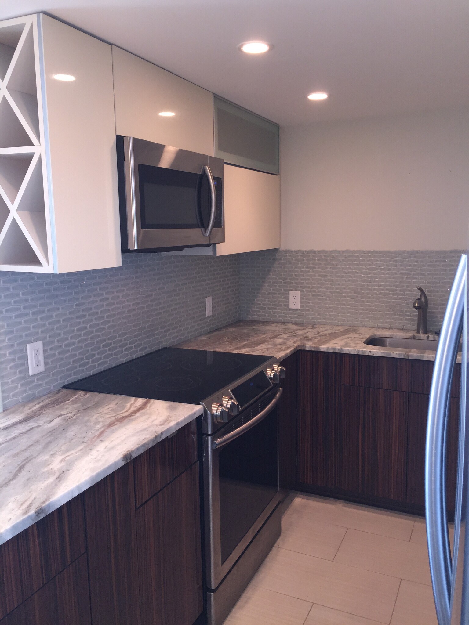 Building Photo - 336 Golfview Rd