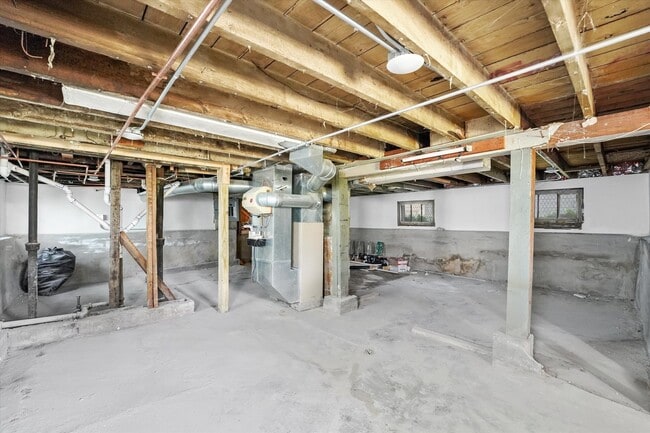 Building Photo - 2519 N New England Ave