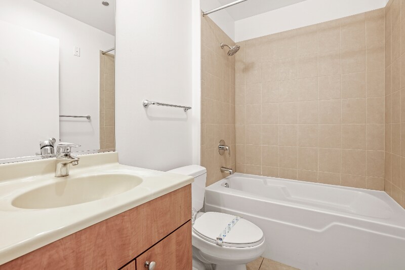 Building Photo - 567 S Dearborn St