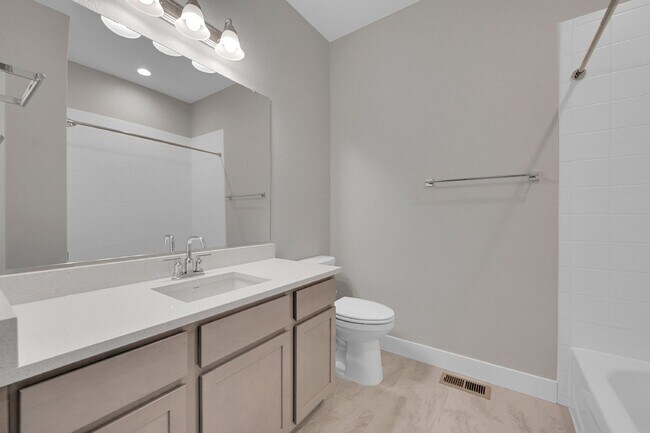 Building Photo - $2,425 - 3 beds, 2 baths, Updated home in ...