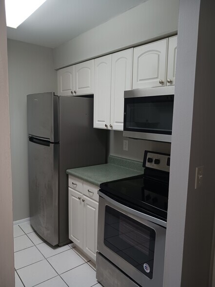 Kitchen - 4004 Nestle Oaks Pl