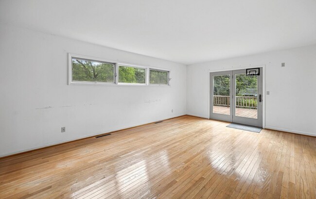 Building Photo - 4-Bedroom 2-bath in West Lafayette!