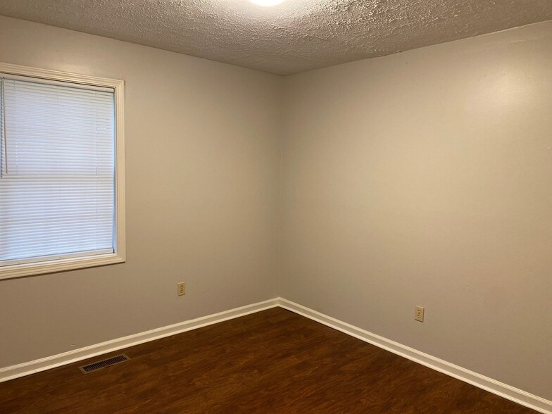 Building Photo - 27 Millsap Dr