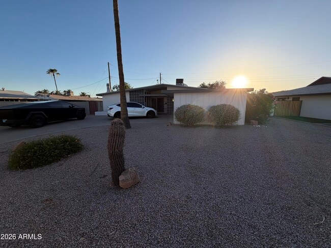 Building Photo - 5420 N Granite Reef Rd