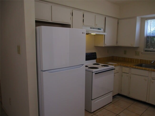 Building Photo - 7610 Lemma Dr