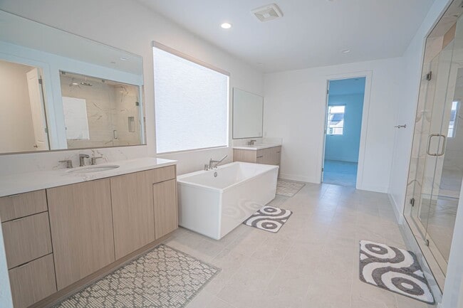 Building Photo - Luxury Smart Home with Green Belt Views in Tesoro Highlands!