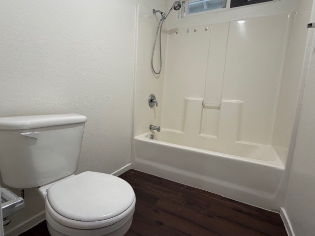 Building Photo - 440 Hart Dr