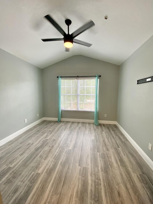 Building Photo - 6396 Daysbrook Dr