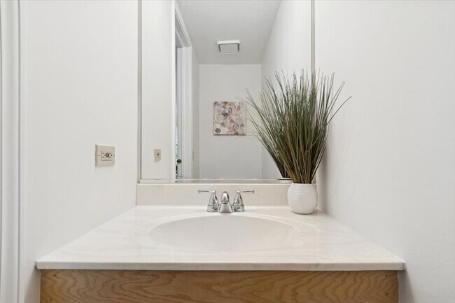 Building Photo - 305 Cane Garden Cir