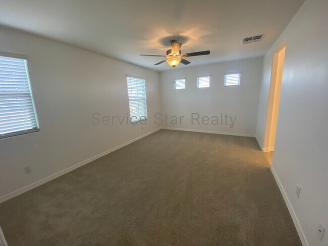 Building Photo - 1187 W Sparrow Dr